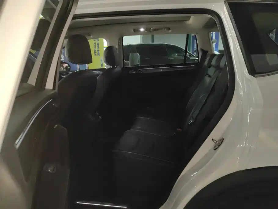 Volkswagen Tiguan L 2019 — фото 11