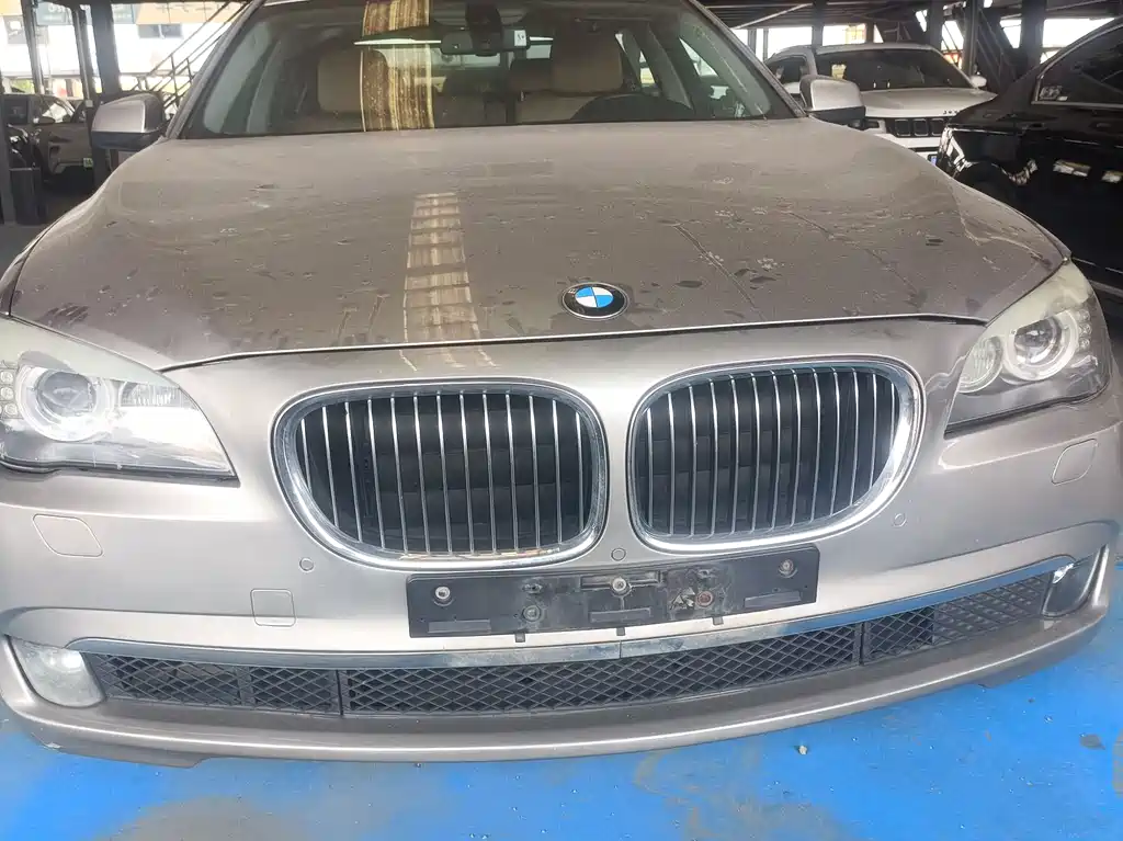 BMW 7 Series 2012 — фото 2
