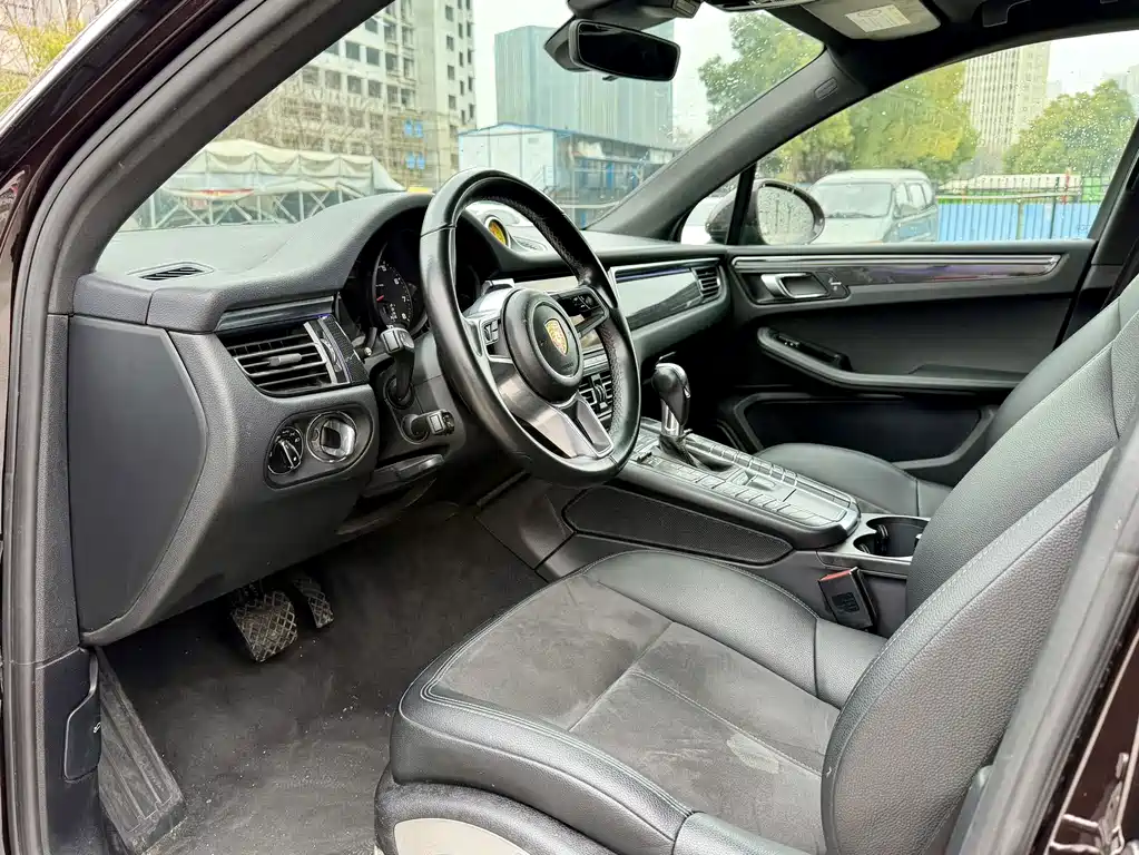 Porsche Macan 2020 — фото 10