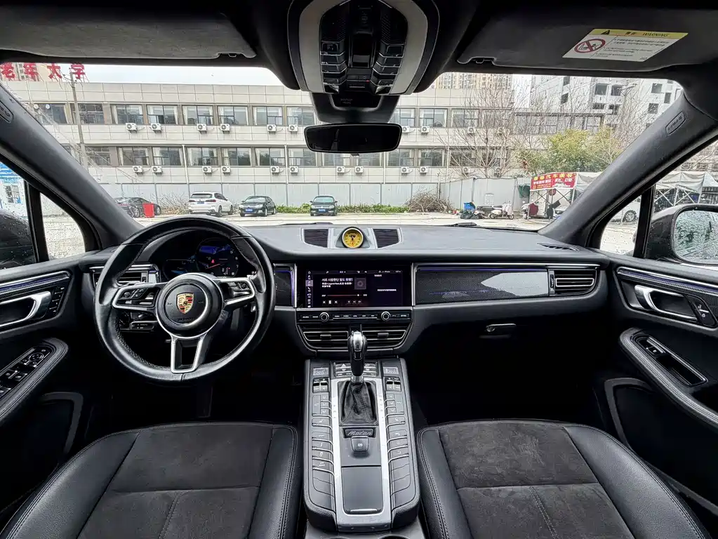 Porsche Macan 2020 — фото 18