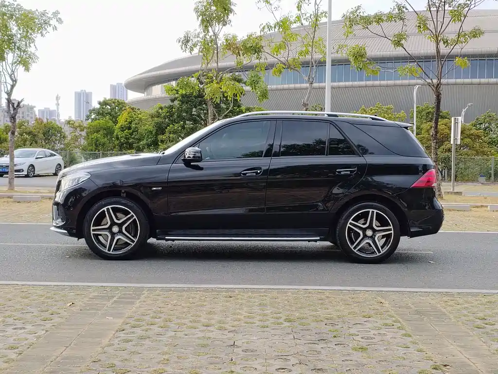 Mercedes-Benz GLE 2017 — фото 5