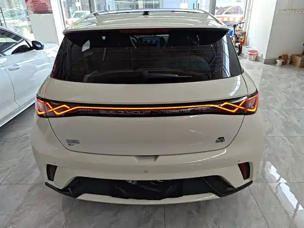 BYD Dolphin 2023