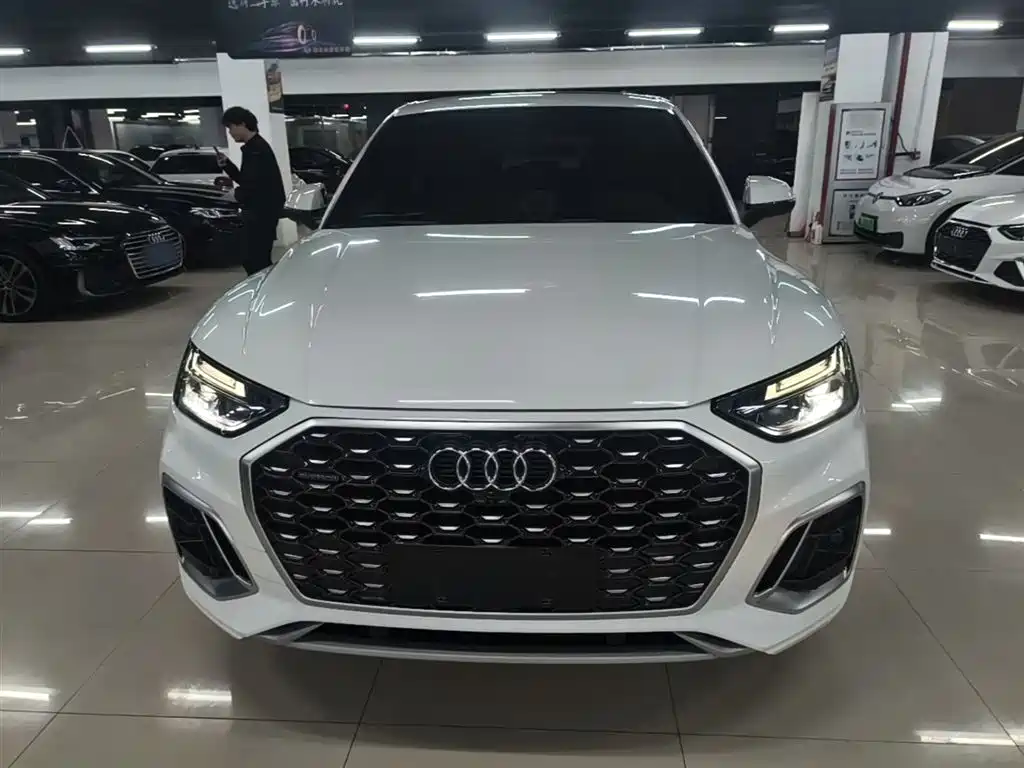 Audi Q5L Sportback 2023 — фото 3