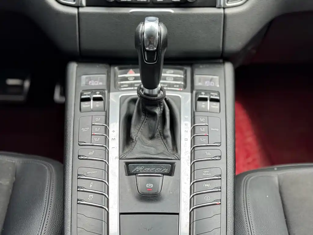 Porsche Macan 2016 — фото 12