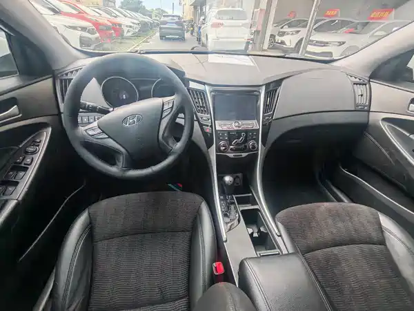 Hyundai Sonata 2013