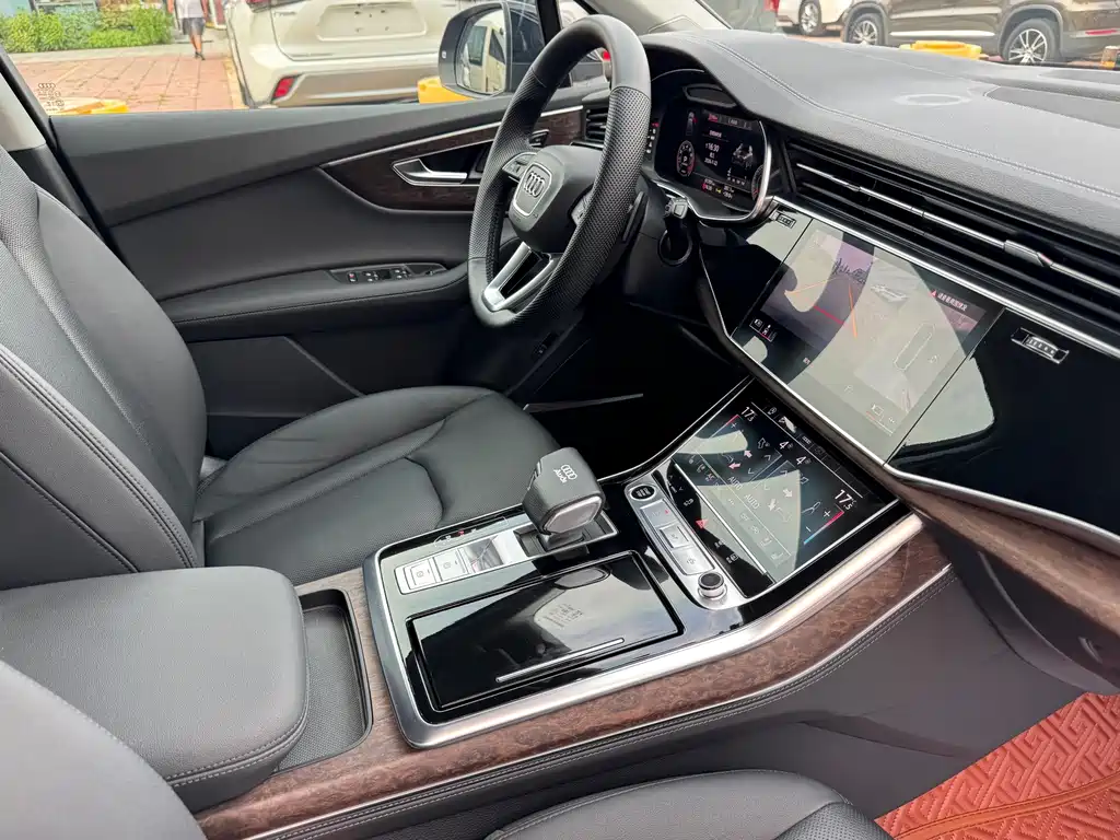Audi Q7 2023 — фото 23