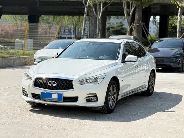 Infiniti Q50L 2015