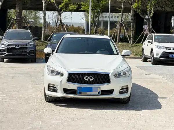 Infiniti Q50L 2015