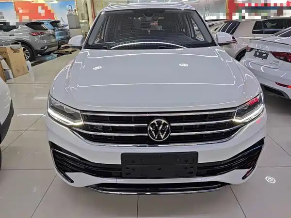 Volkswagen Tiguan L 2023
