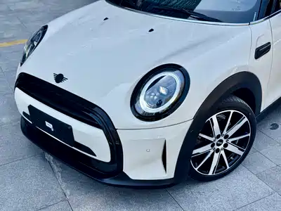 MINI MINI 2023