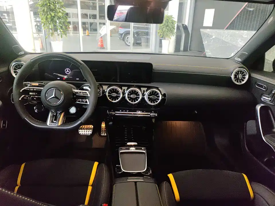 Mercedes-Benz CLA AMG 2025 — фото 8