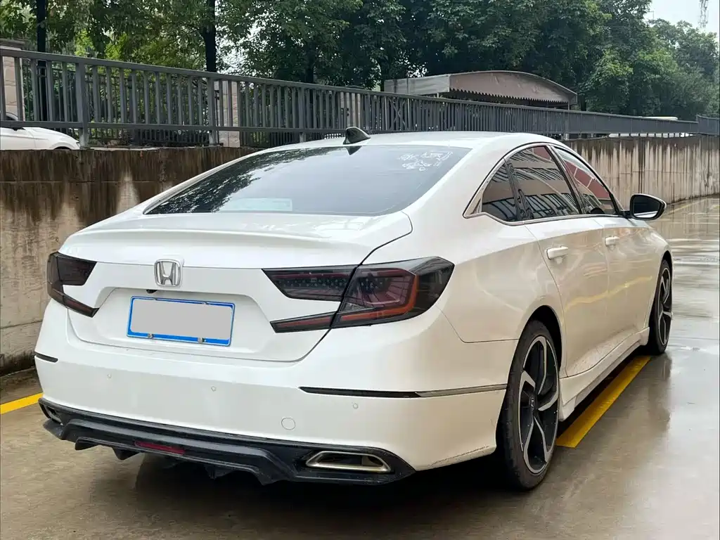 Honda Accord 2020 — фото 9