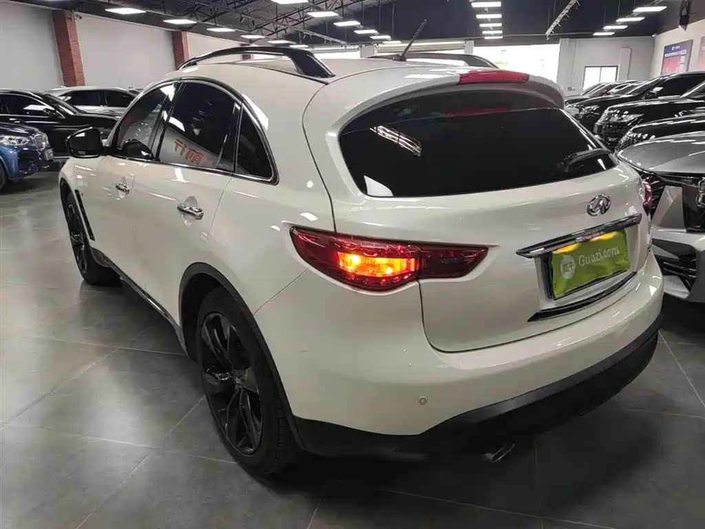 Infiniti QX70 2018 — фото 5