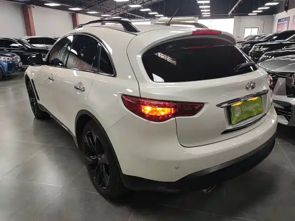 Infiniti QX70 2015