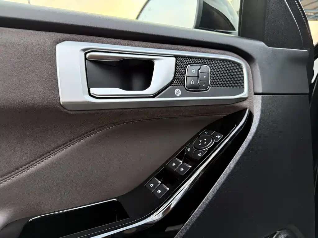 Ford Explorer 2025 — фото 24