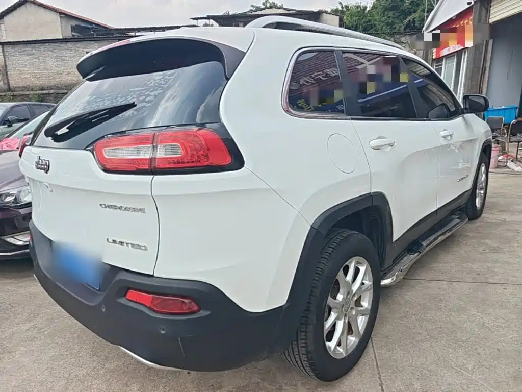 Jeep Cherokee 2017 — фото 7