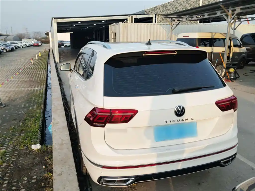 Volkswagen Tiguan L 2022 — фото 23