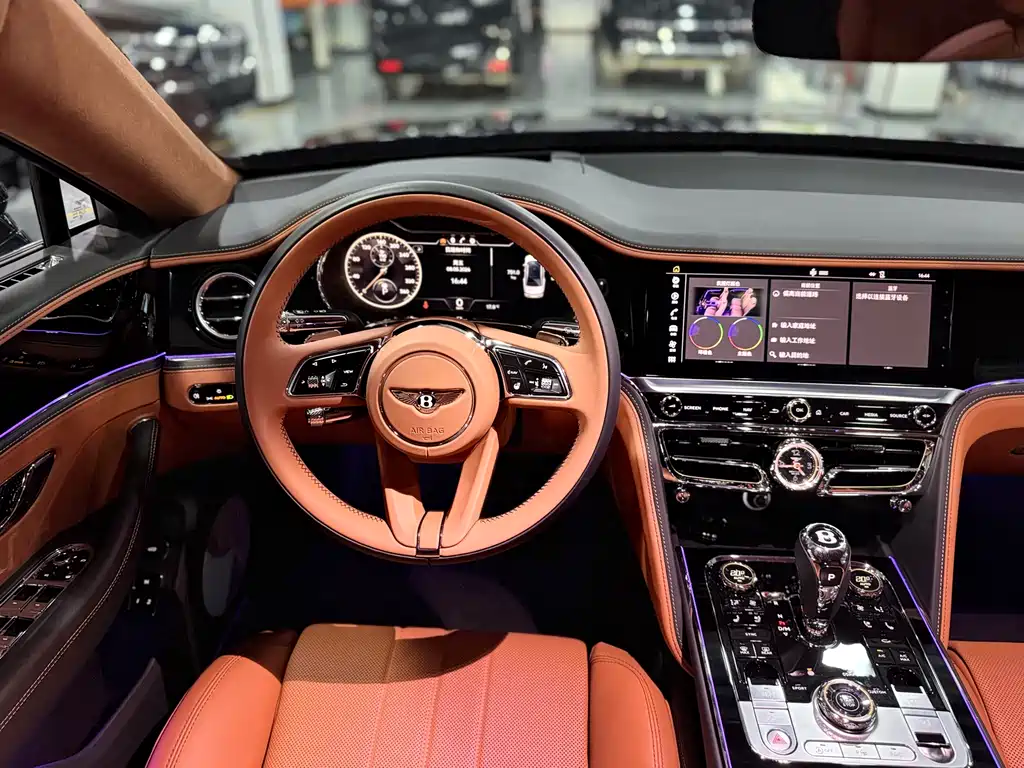 Bentley Flying Spur 2025 — фото 11