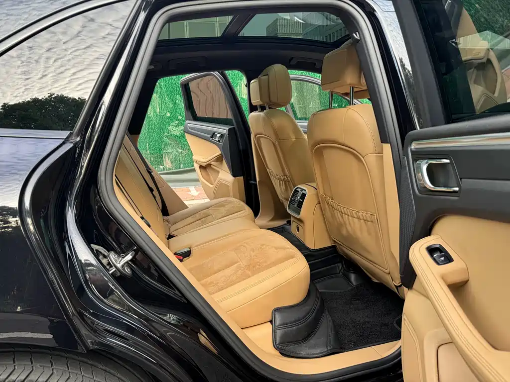 Porsche Macan 2018 — фото 12