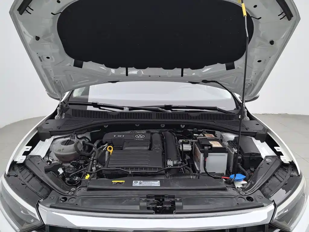 Volkswagen Sagitar 2019