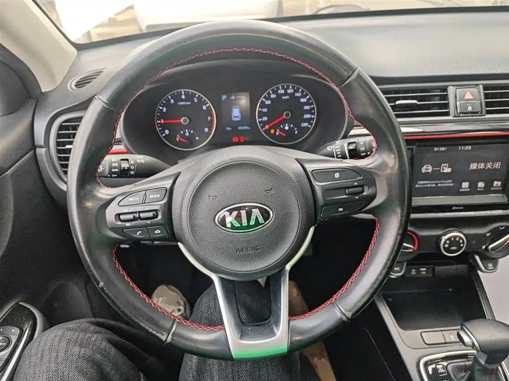 Kia KX Cross 2019 — фото 7