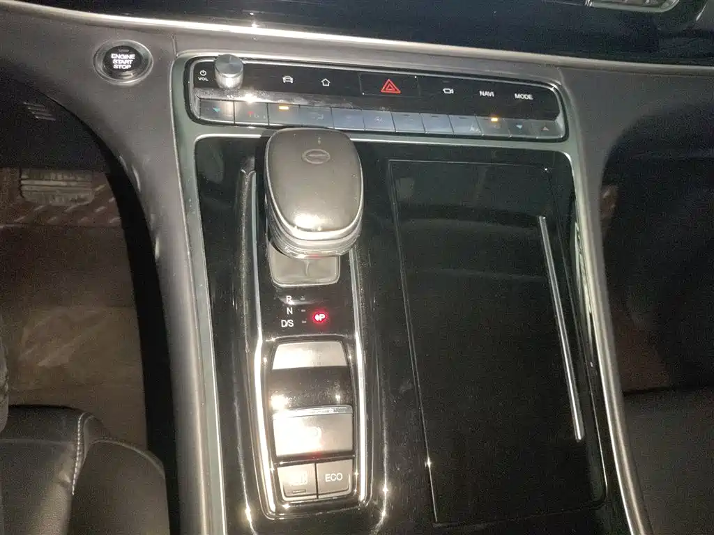 GAC Motor Trumpchi M8 2022 — фото 10