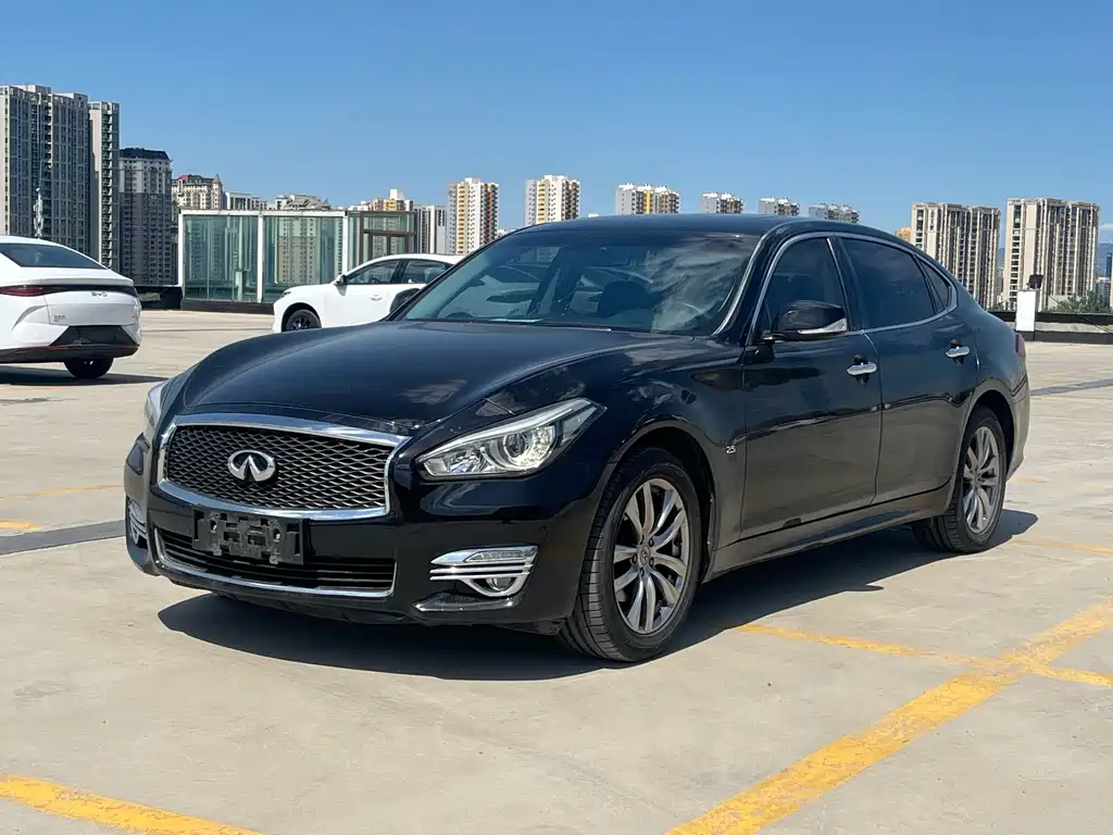 Infiniti Q70 2017