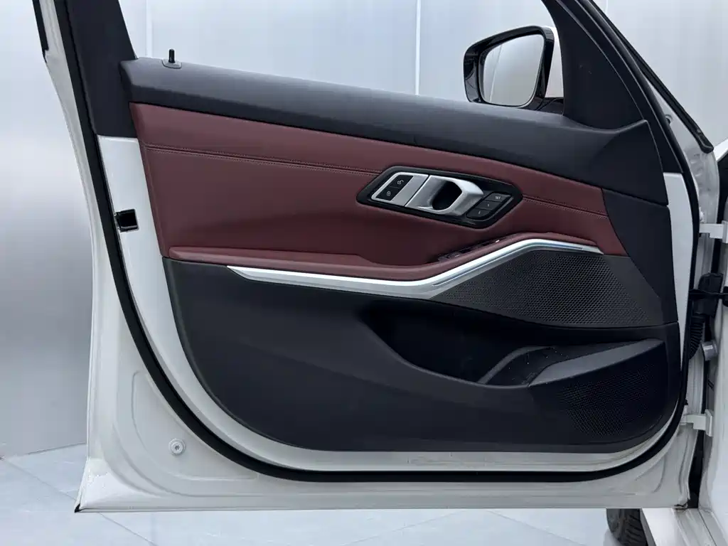 BMW i3 2024 — фото 9