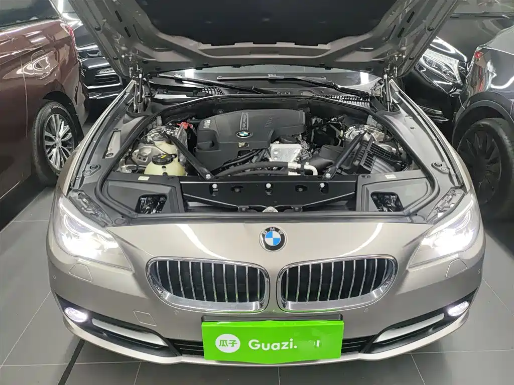 BMW 5 Series 2015 — фото 10