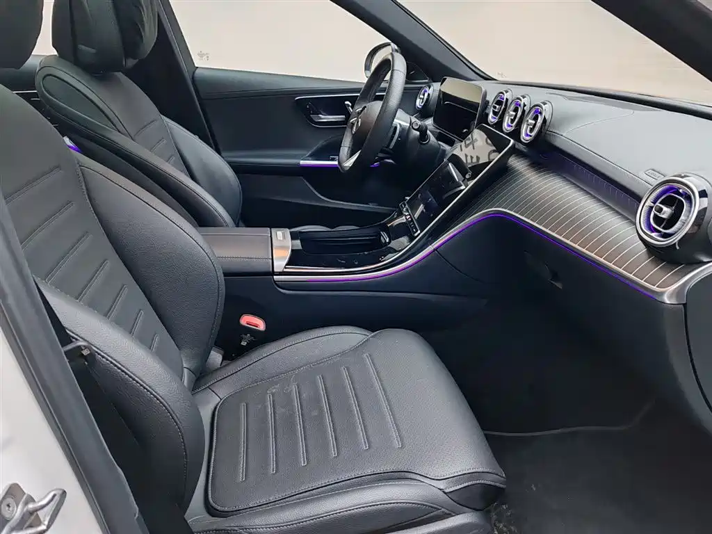 Mercedes-Benz C-Class 2024 — фото 12