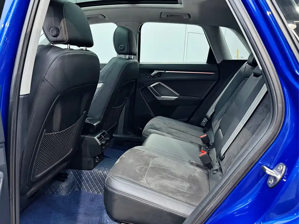 Audi Q3 2019 — фото 10