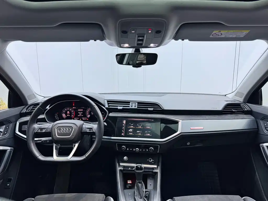 Audi Q3 2019 — фото 20