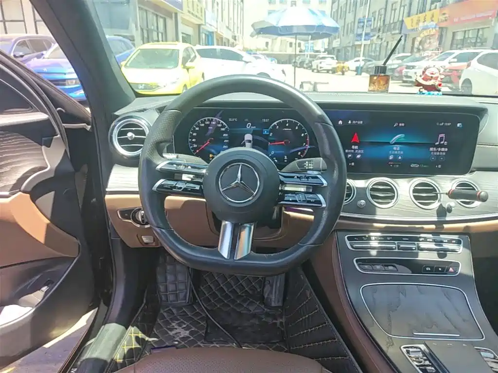 Mercedes-Benz E-Class 2021 — фото 11