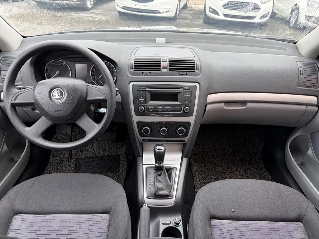 Skoda Octavia 2014 — фото 10