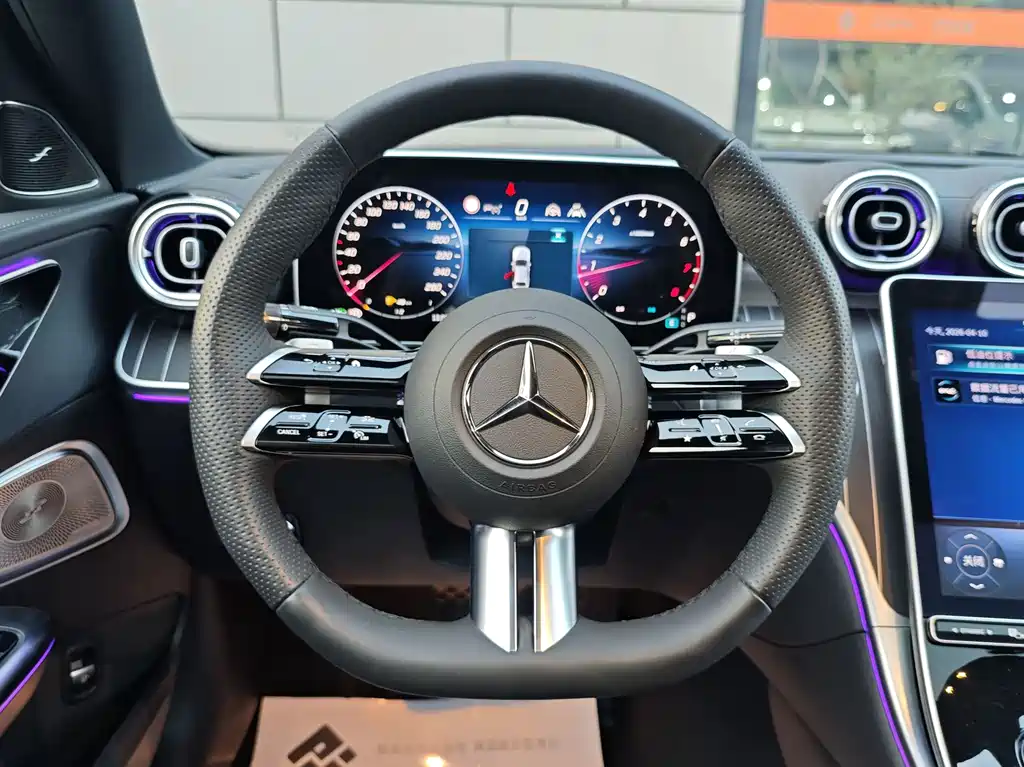 Mercedes-Benz C-Class 2024 — фото 10