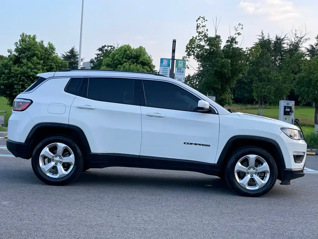 Jeep Compass 2018 — фото 4