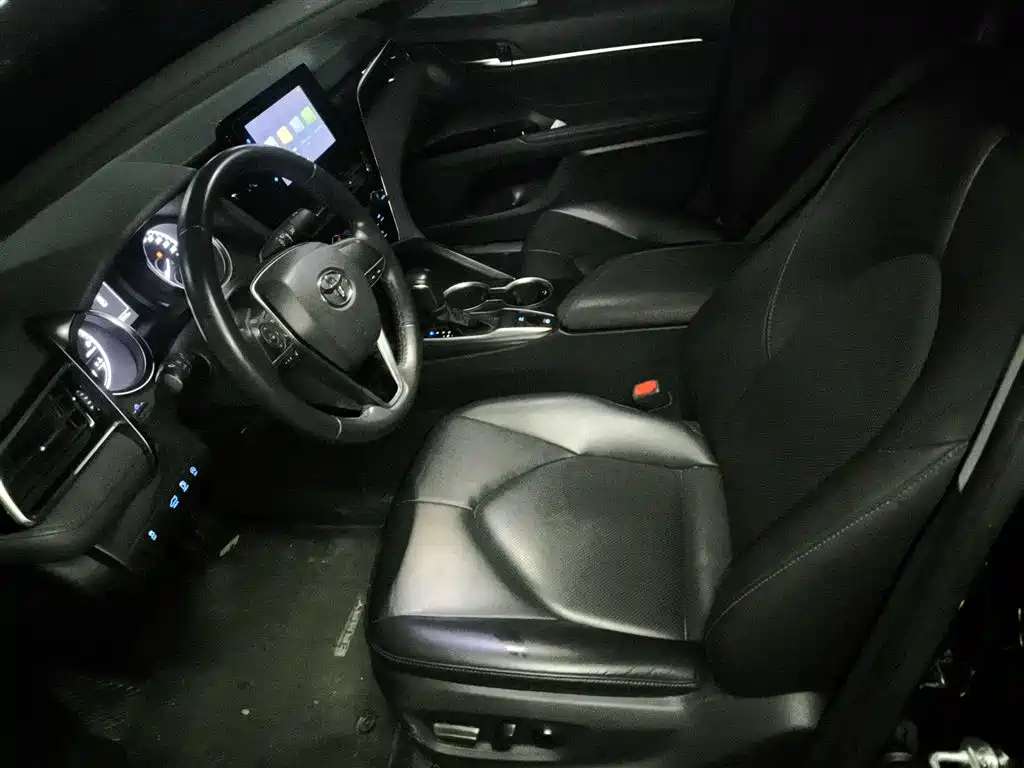 Toyota Camry 2023 — фото 15