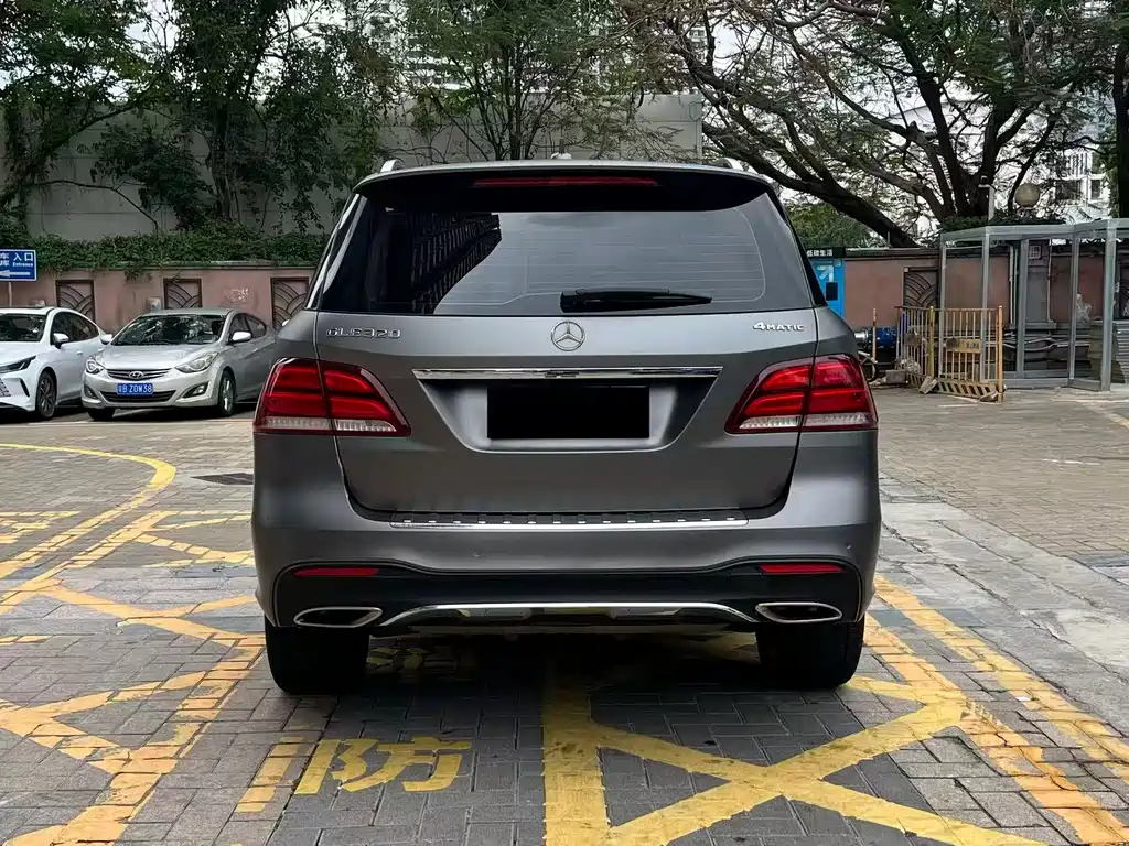 Mercedes-Benz GLE 2017 — фото 10