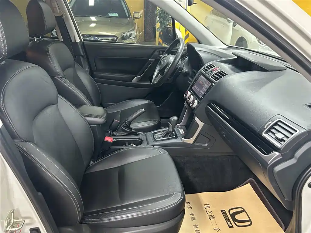Subaru Forester 2017 — фото 10