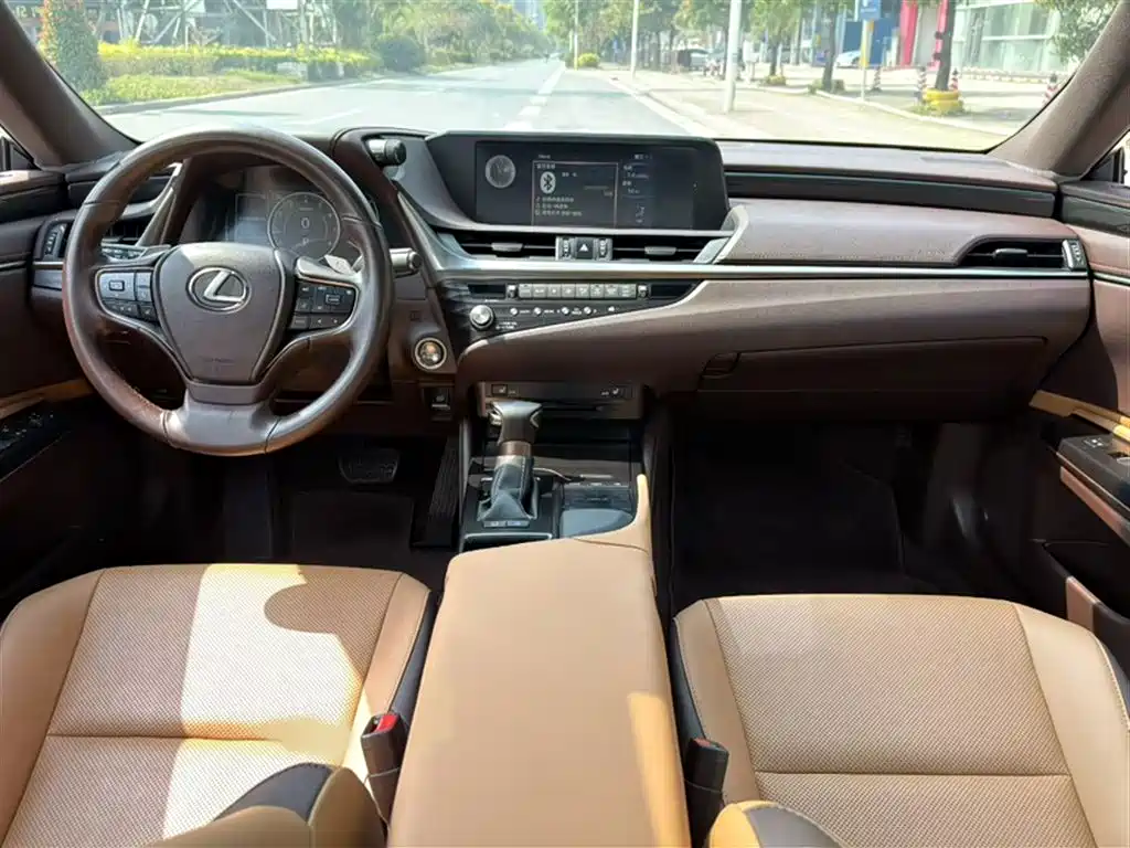 Lexus ES 2021 — фото 14