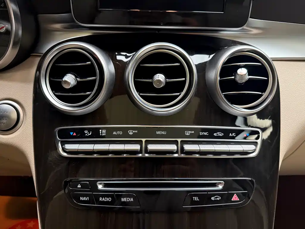 Mercedes-Benz GLC 2016 — фото 14
