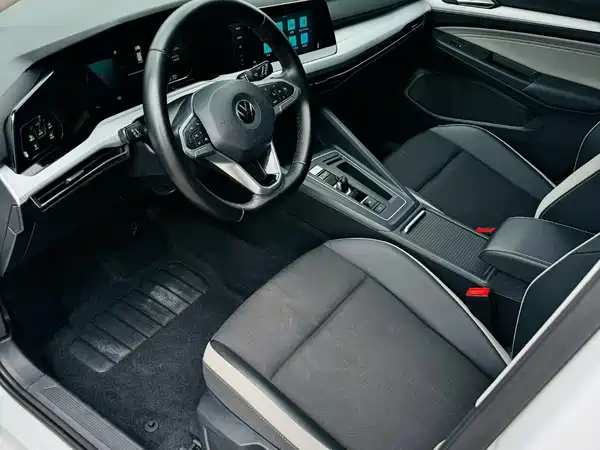 Volkswagen Golf 2021