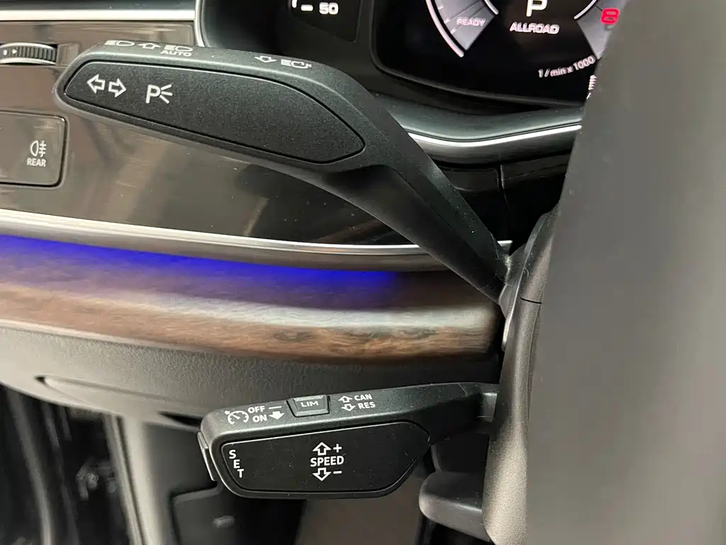 Audi Q7 2023 — фото 10