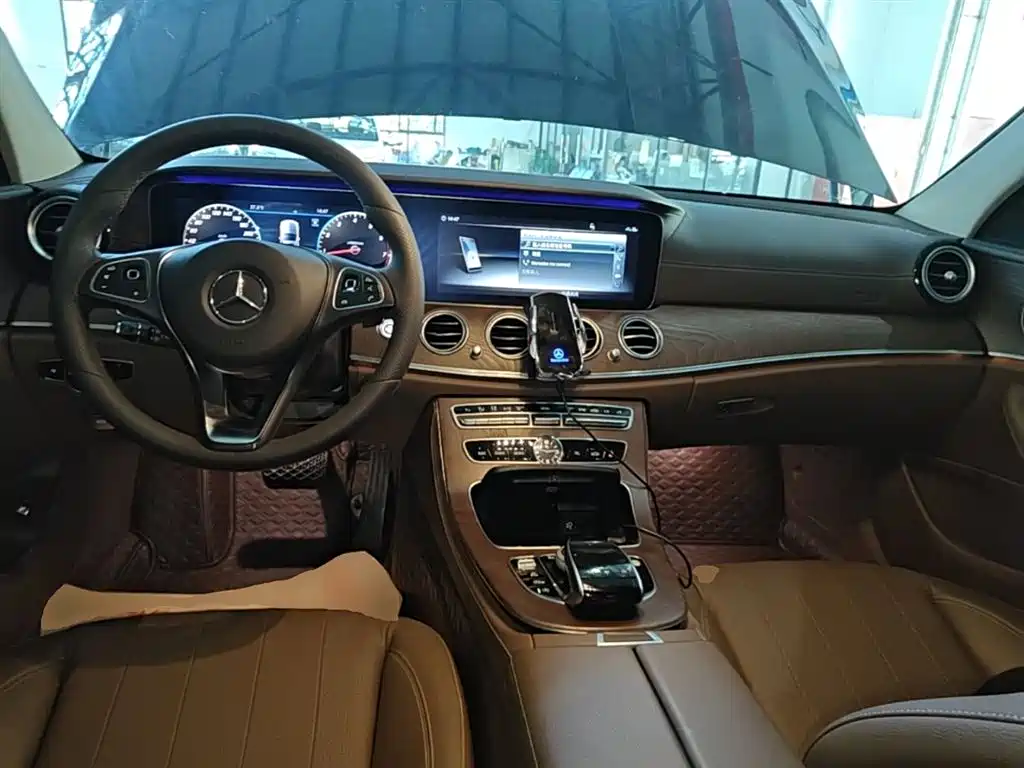 Mercedes-Benz E-Class 2018 — фото 10