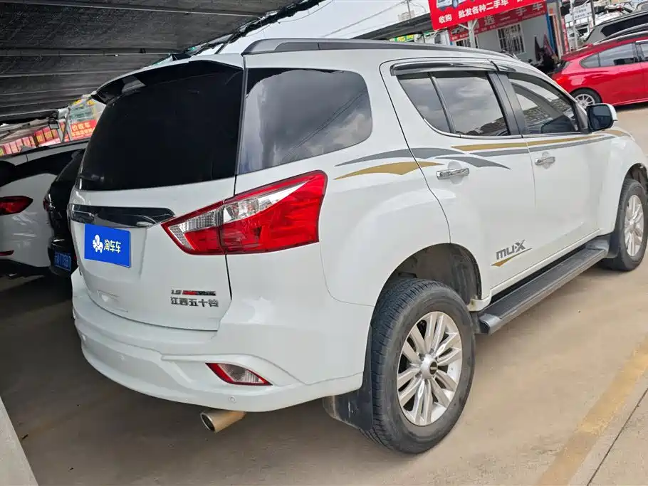 Isuzu MU-X 2018 — фото 3