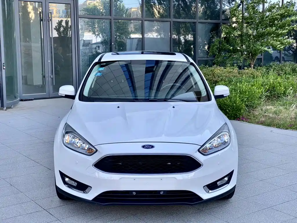 Ford Focus 2016 — фото 14