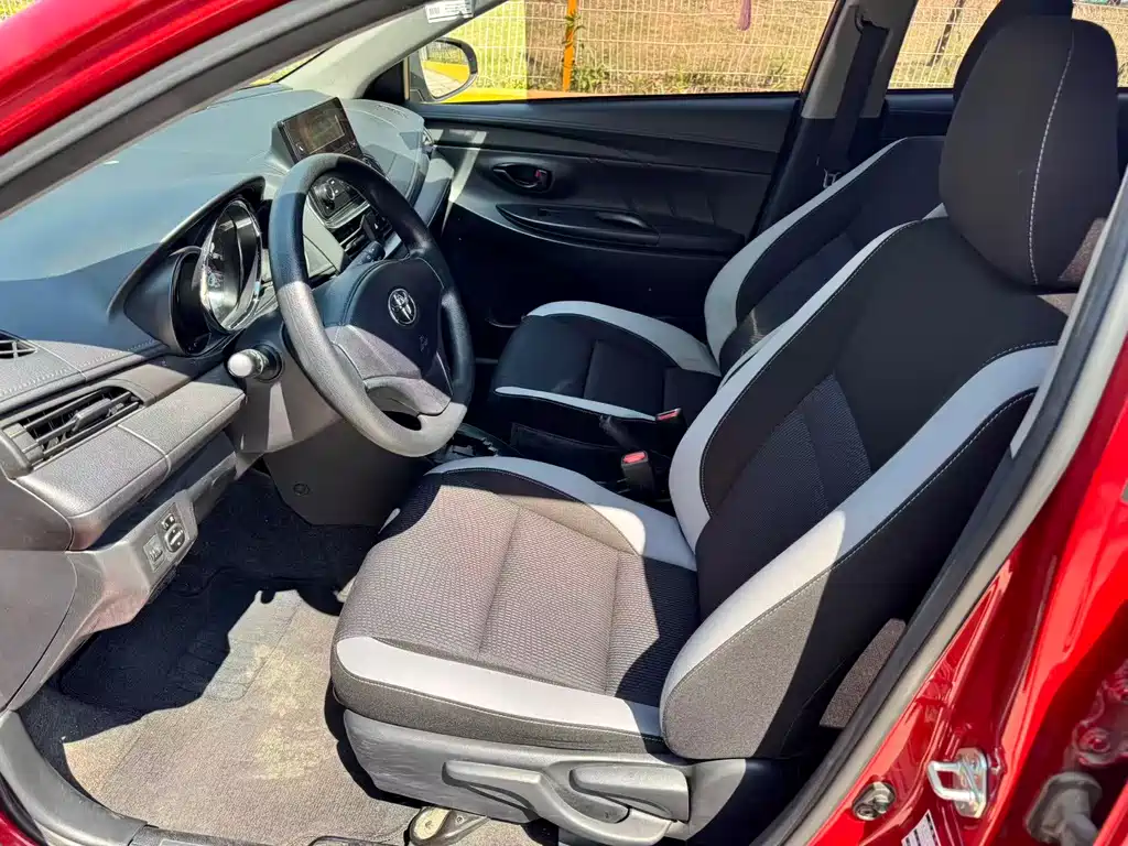 Toyota Yaris L 2020 — фото 6