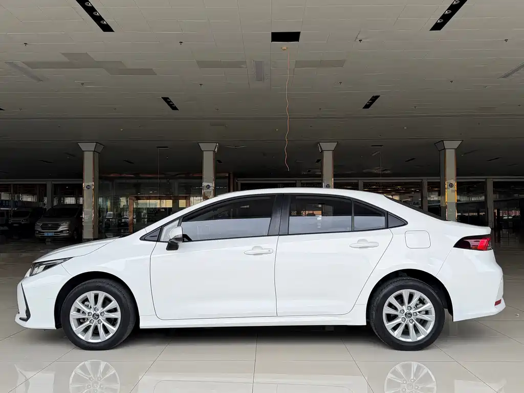 Toyota Corolla 2024 — фото 14