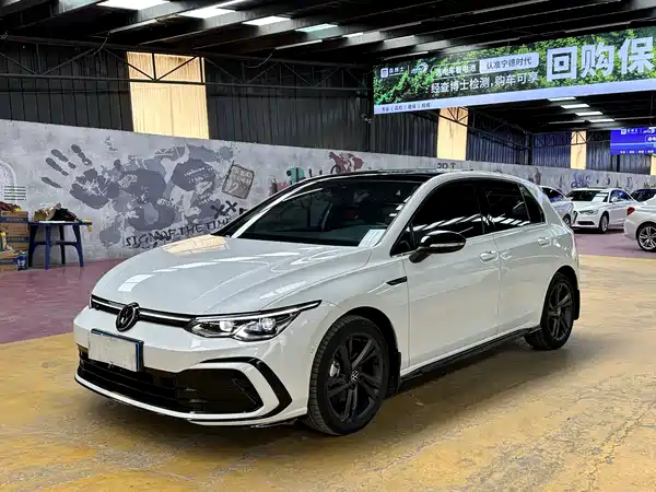 Volkswagen Golf 2021