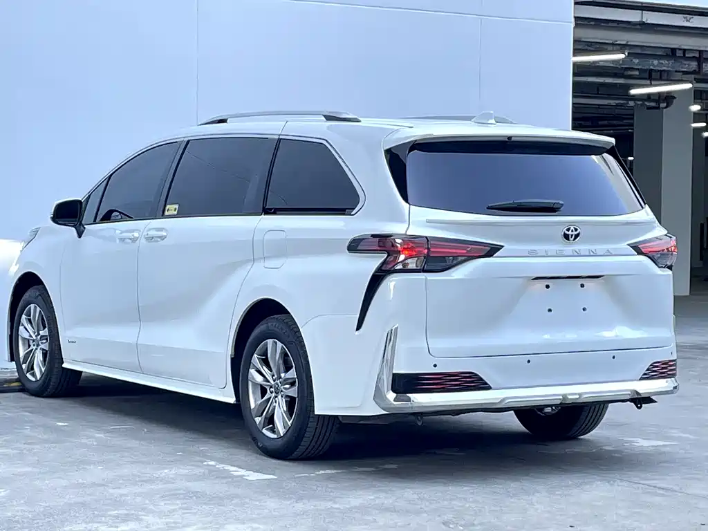 Toyota Sienna 2024 — фото 37
